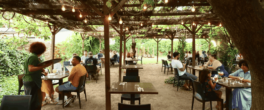 400m2 terrace, grilled wooden fire, new summer card ... The cépière gardens, the unmissable spot in summer