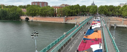 In Toulouse, the Saint-Pierre bridge becomes entirely pedestrian and reserved for certain vehicles for several months