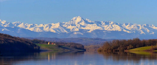 1 hour from Toulouse, Lac de la Gimone, the largest lake in Gers: view of the Pyrenees, water activities and ultra-local catering